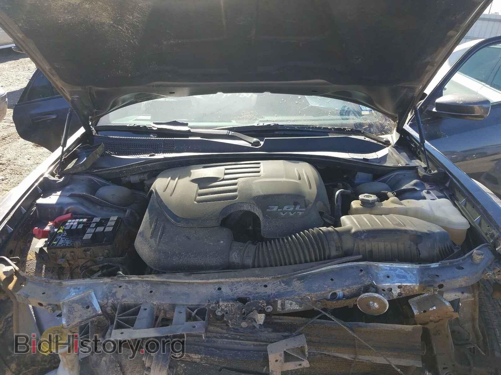 2019 CHRYSLER 300 - VIN: 2C3CCABG2KH562571 - Фото 7
