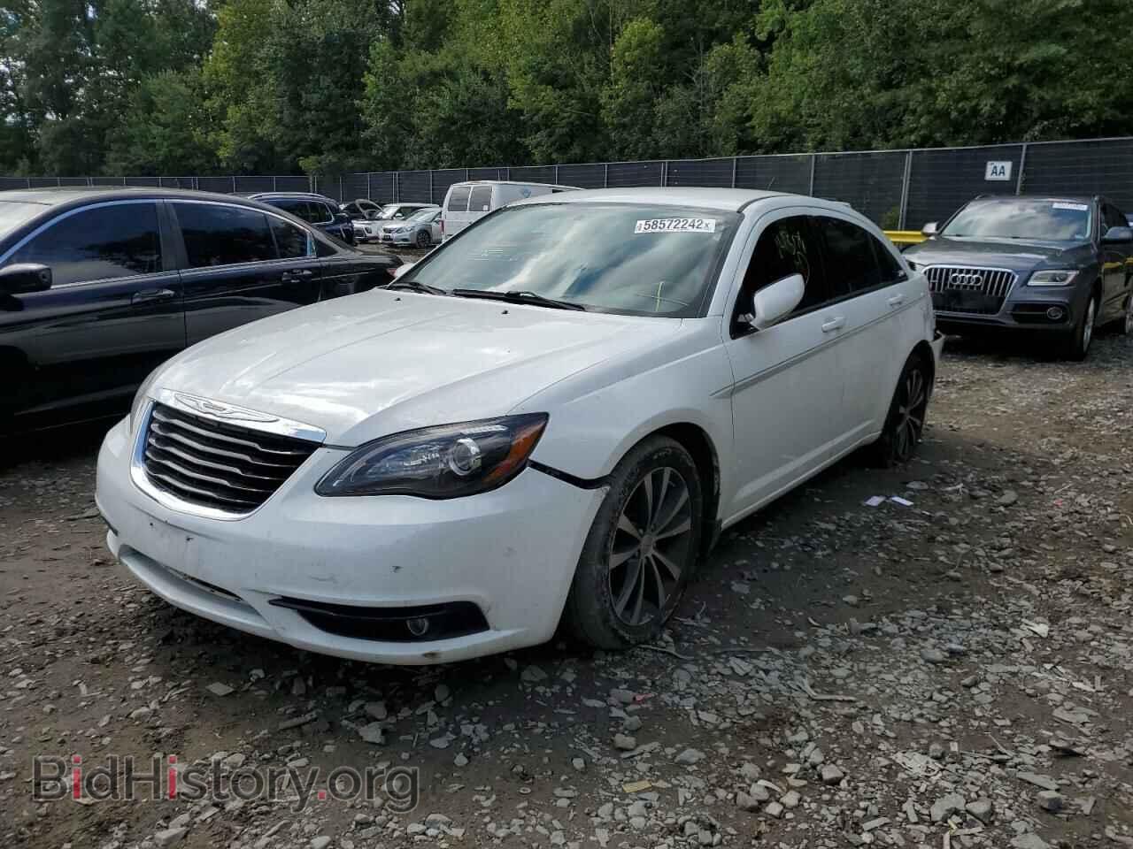 2013 CHRYSLER 200 - VIN: 1C3CCBBG1DN711262 - Фото 2