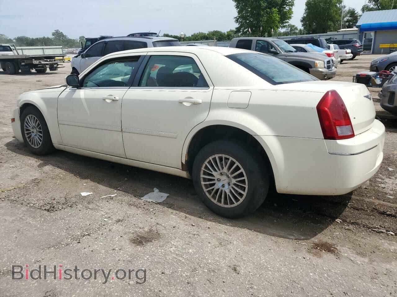 2007 CHRYSLER 300 - VIN: 2C3KA53G67H777501 - Фото 2