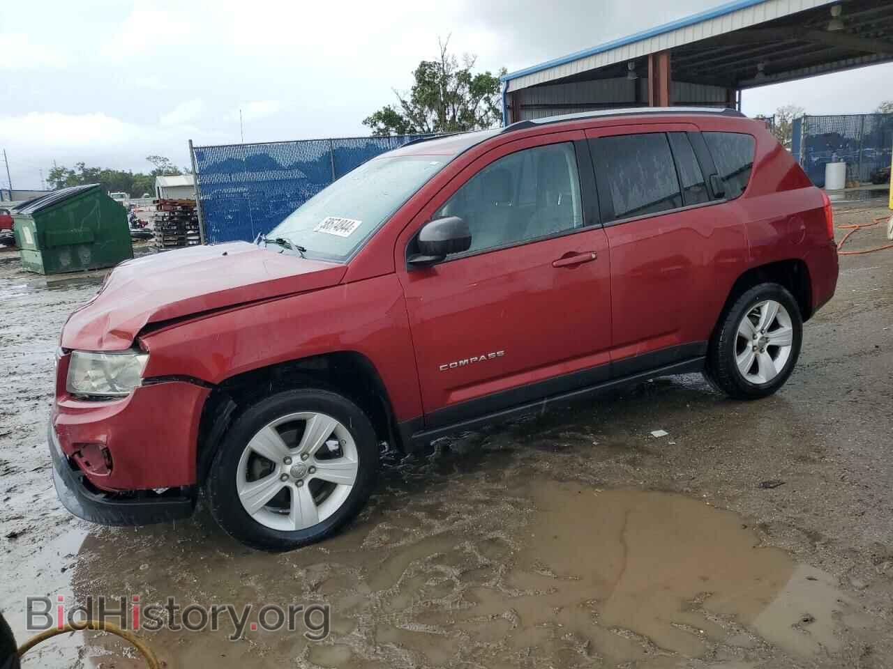 Photo 1J4NF1FBXBD154918 - JEEP COMPASS 2011