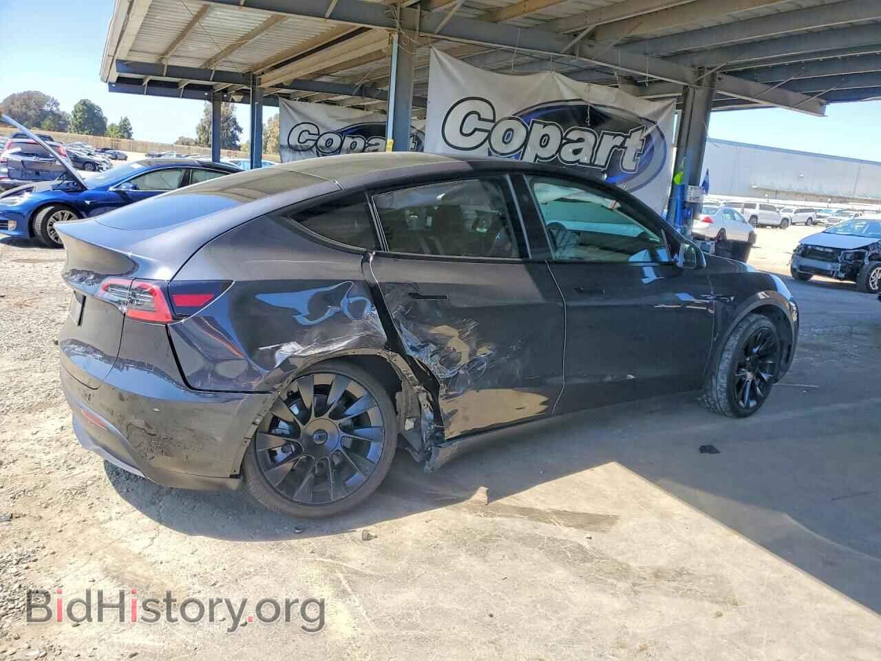 2024 TESLA MODEL Y - VIN: 7SAYGDEDXRF057938 - Photo 3