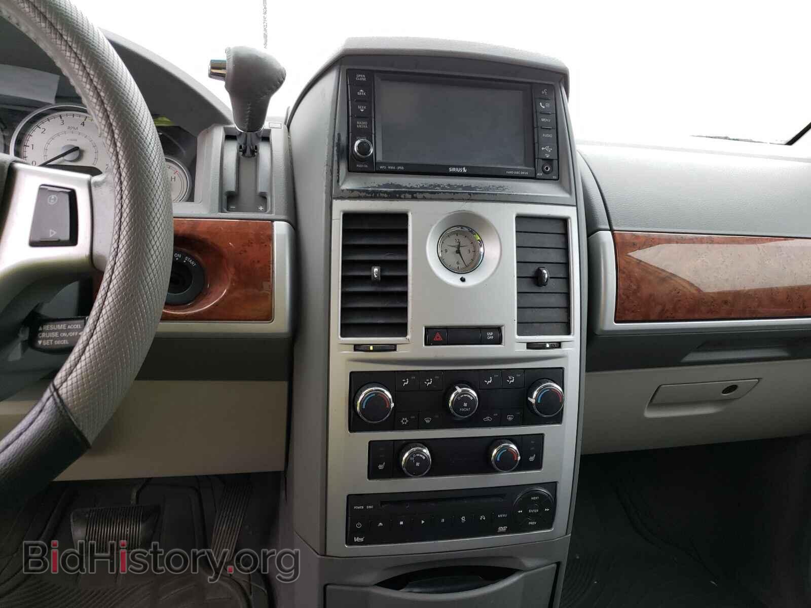 2008 CHRYSLER MINIVAN - VIN: 2A8HR54P58R824485 - Фото 9