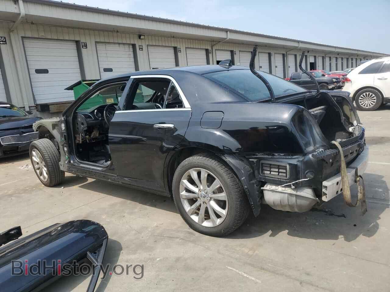 2019 CHRYSLER 300 - VIN: 2C3CCAKG4KH722675 - Фото 2