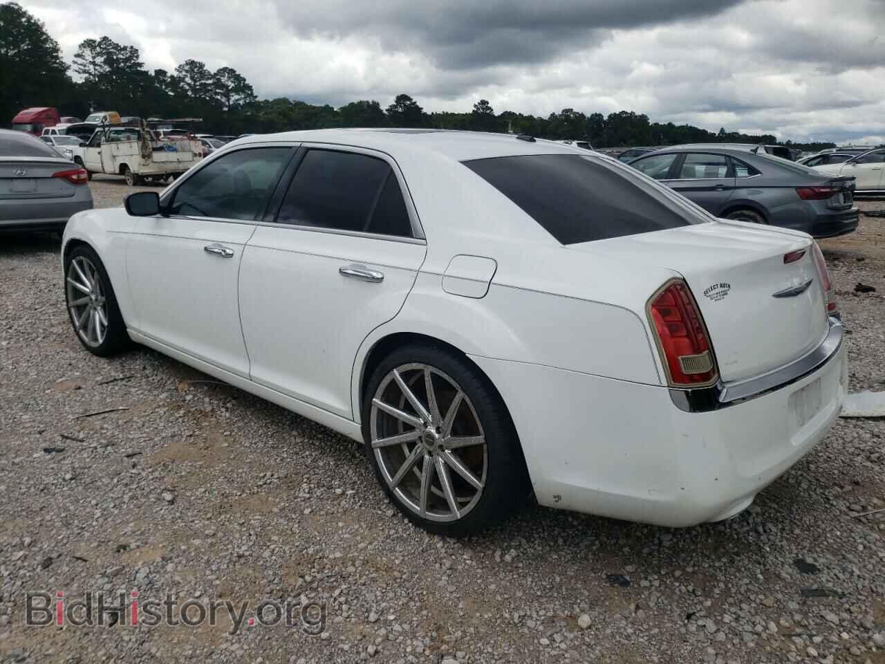 2012 CHRYSLER 300 - VIN: 2C3CCACG2CH176040 - Фото 2