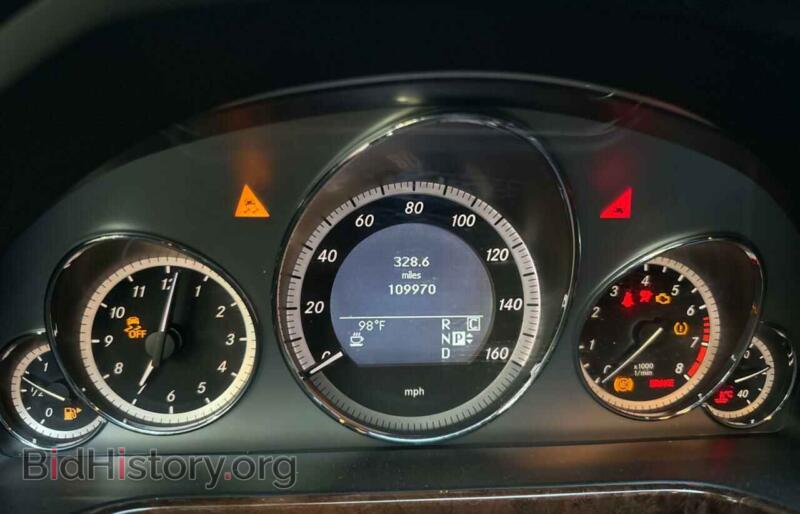 2010 Mercedes-Benz E-CLASS (VIN WDDHF7CB6AA057165) — фото 8 из 10