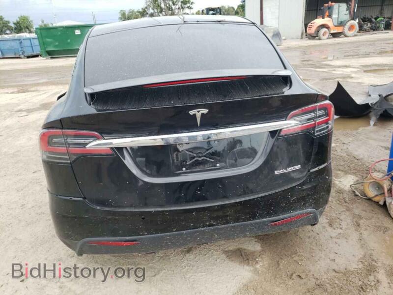 2021 Tesla MODEL X (VIN 5YJXCBE4XMF320589) — фото 6 из 12