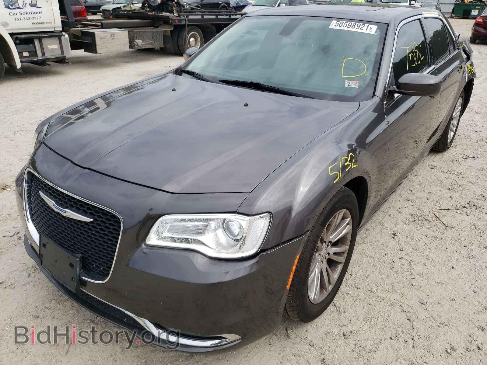 2017 CHRYSLER 300 - VIN: 2C3CCAAGXHH625829 - Фото 2