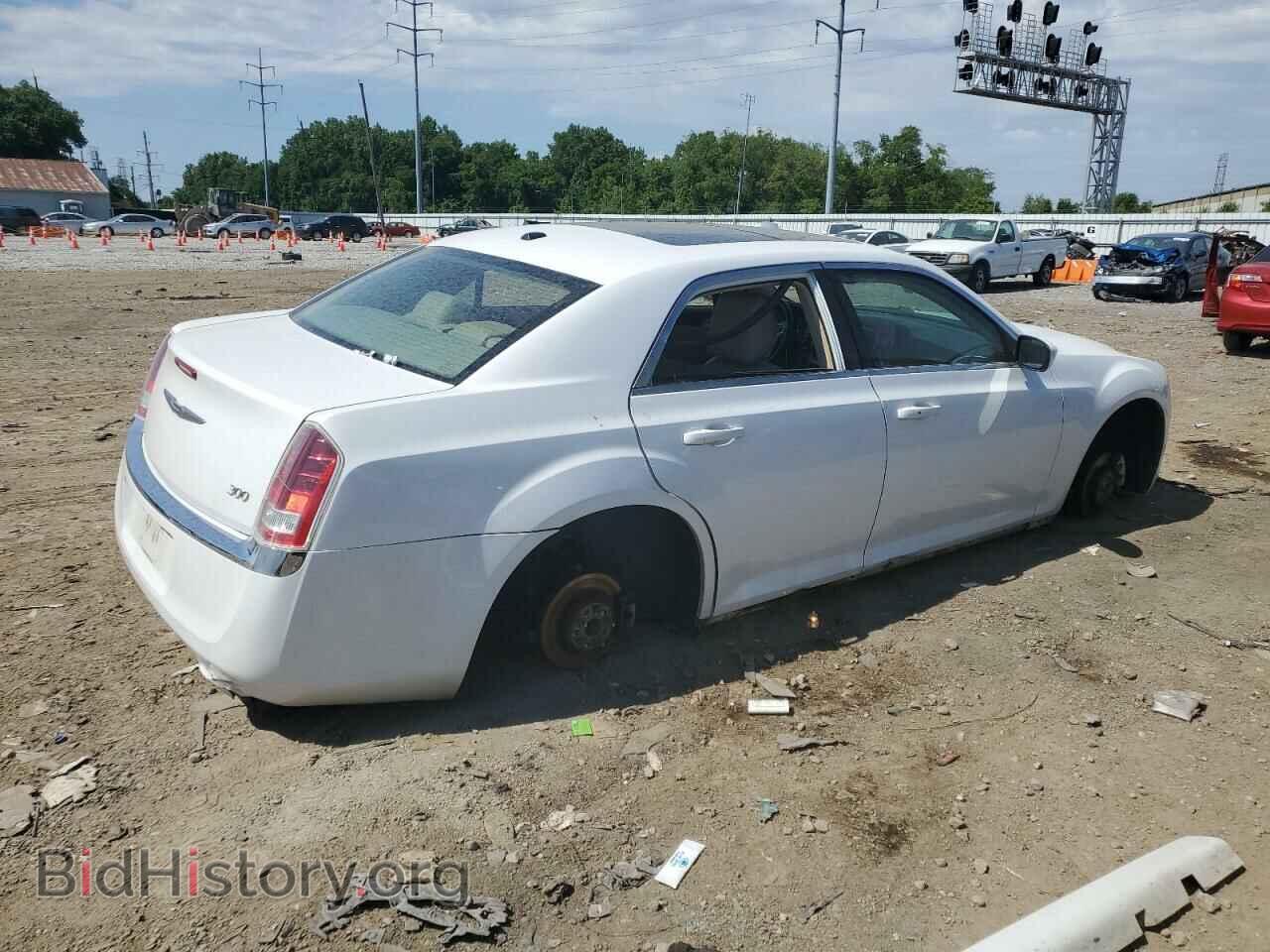 2013 CHRYSLER 300 - VIN: 2C3CCARG2DH535198 - Фото 3