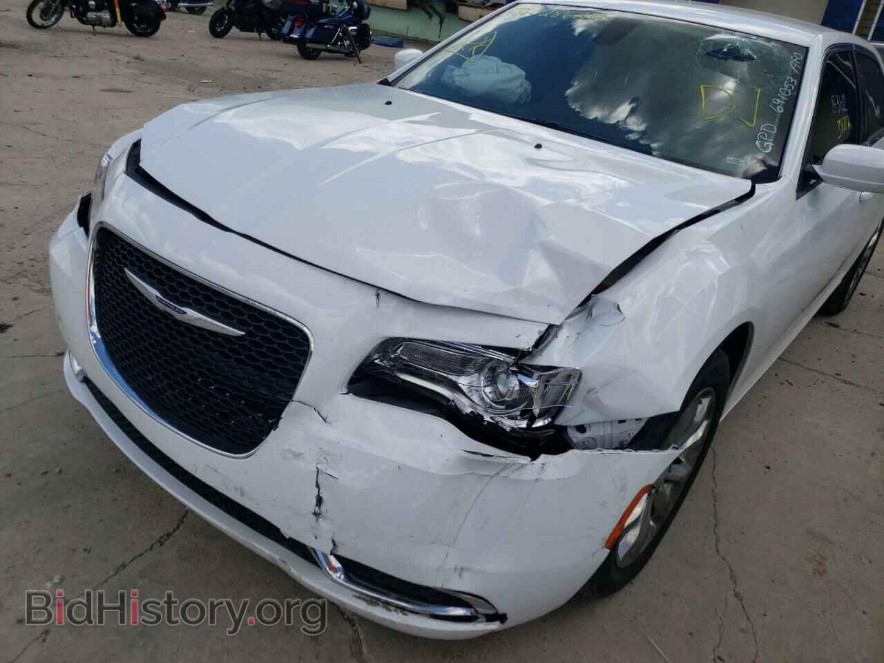 2019 CHRYSLER 300 - VIN: 2C3CCARG3KH691053 - Фото 9