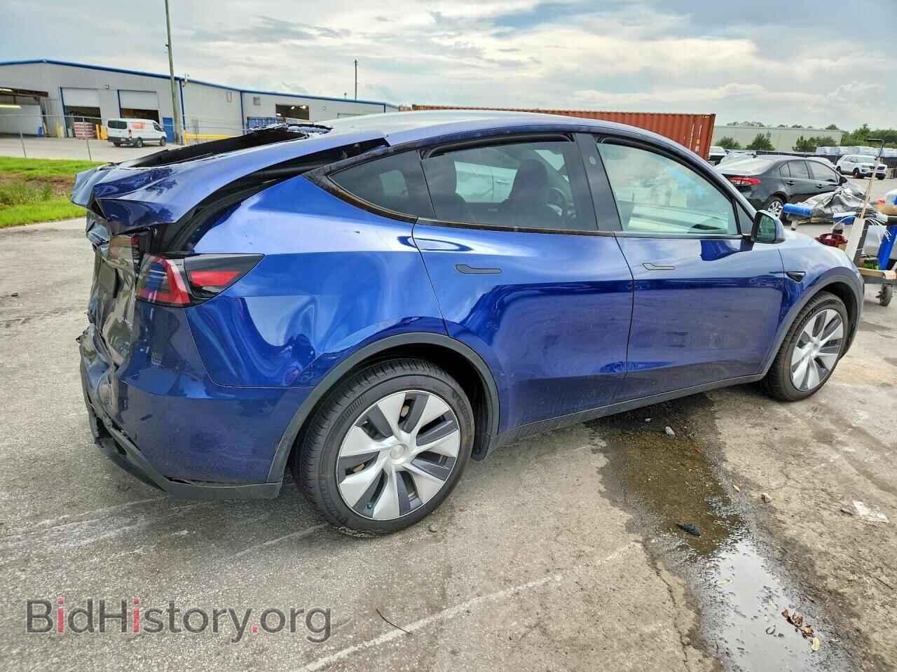 2024 TESLA MODEL Y - VIN: 7SAYGDEE4RA224347 - Photo 3