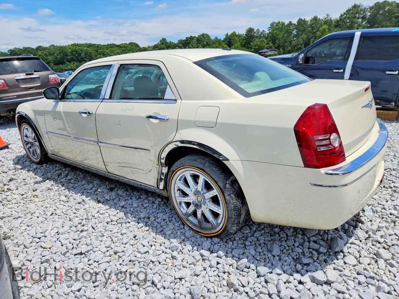 2010 CHRYSLER 300 - VIN: 2C3CA5CV0AH158192 - Photo 2