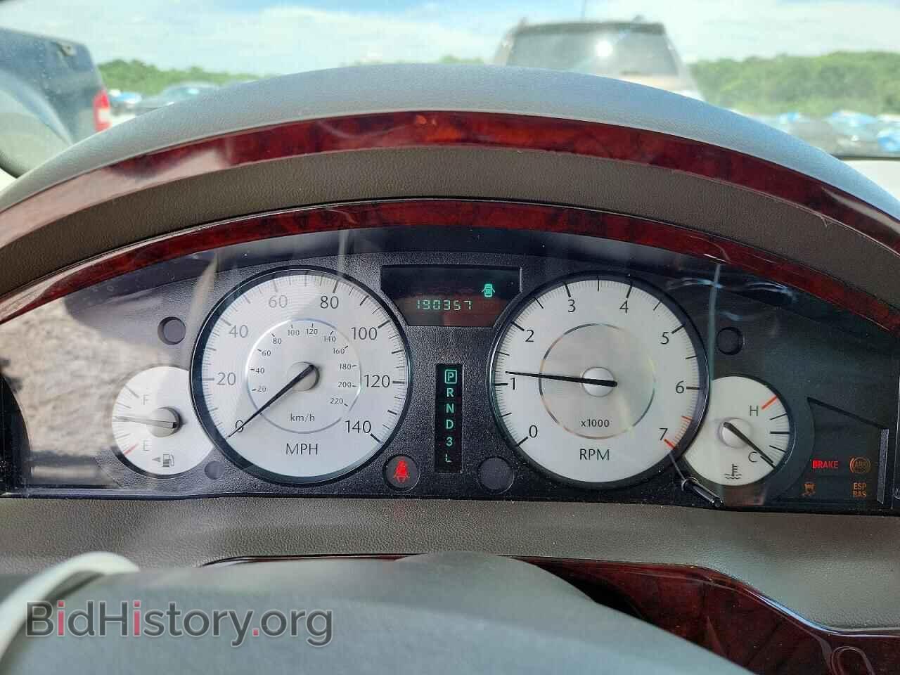 2010 CHRYSLER 300 - VIN: 2C3CA5CV0AH158192 - Photo 9