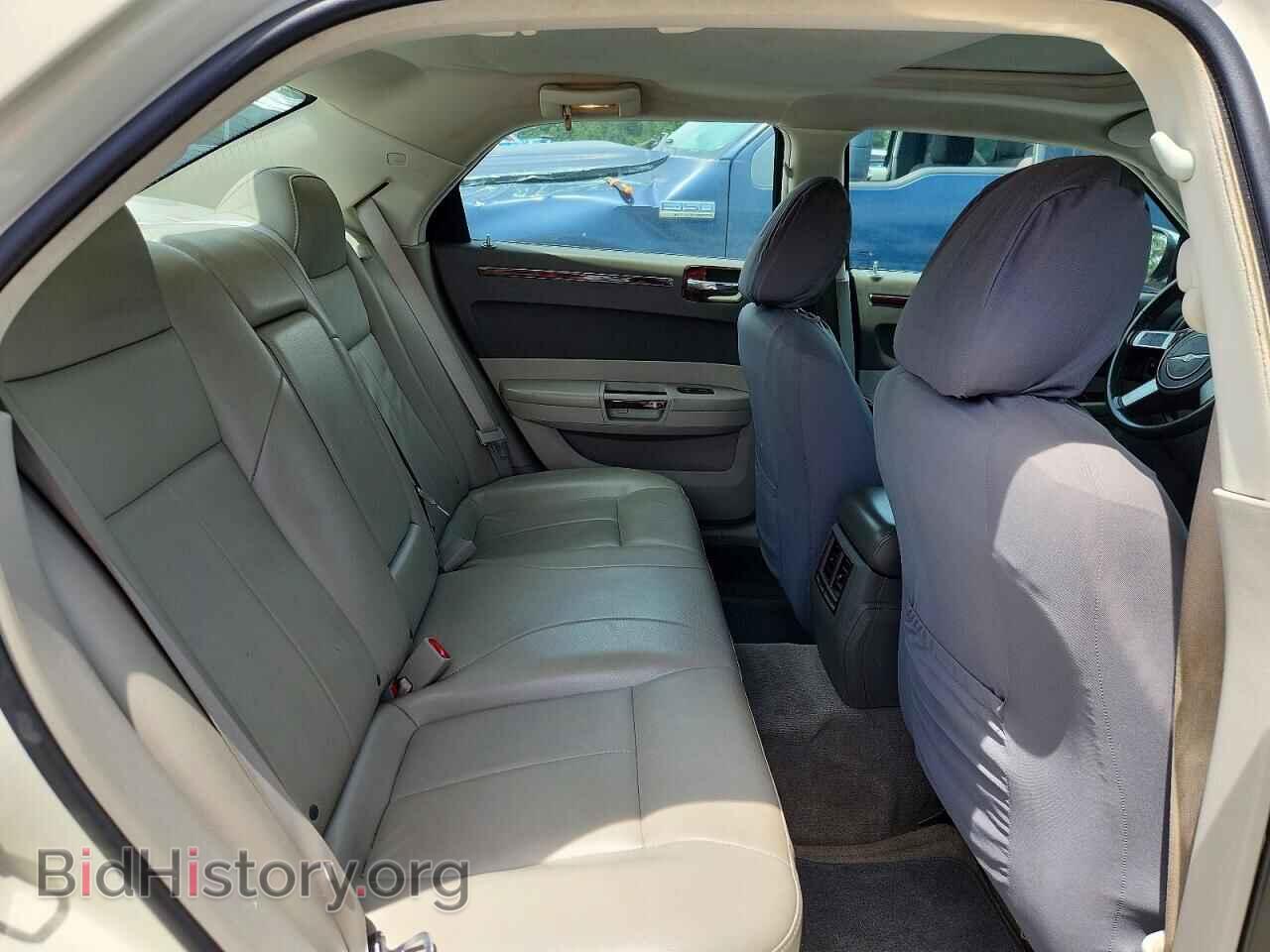 2010 CHRYSLER 300 - VIN: 2C3CA5CV0AH158192 - Photo 10
