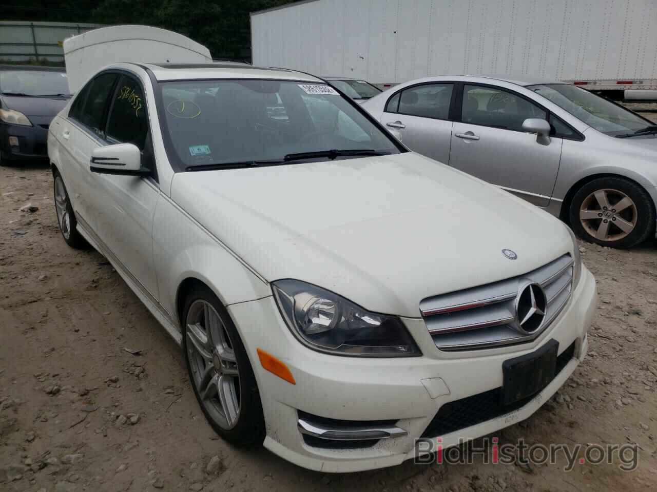 Photo WDDGF8BB9CA684576 - MERCEDES-BENZ C-CLASS 2012