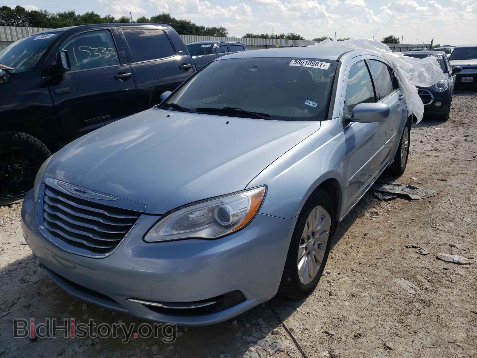 2013 CHRYSLER 200 - VIN: 1C3CCBAB4DN569740 - Фото 2