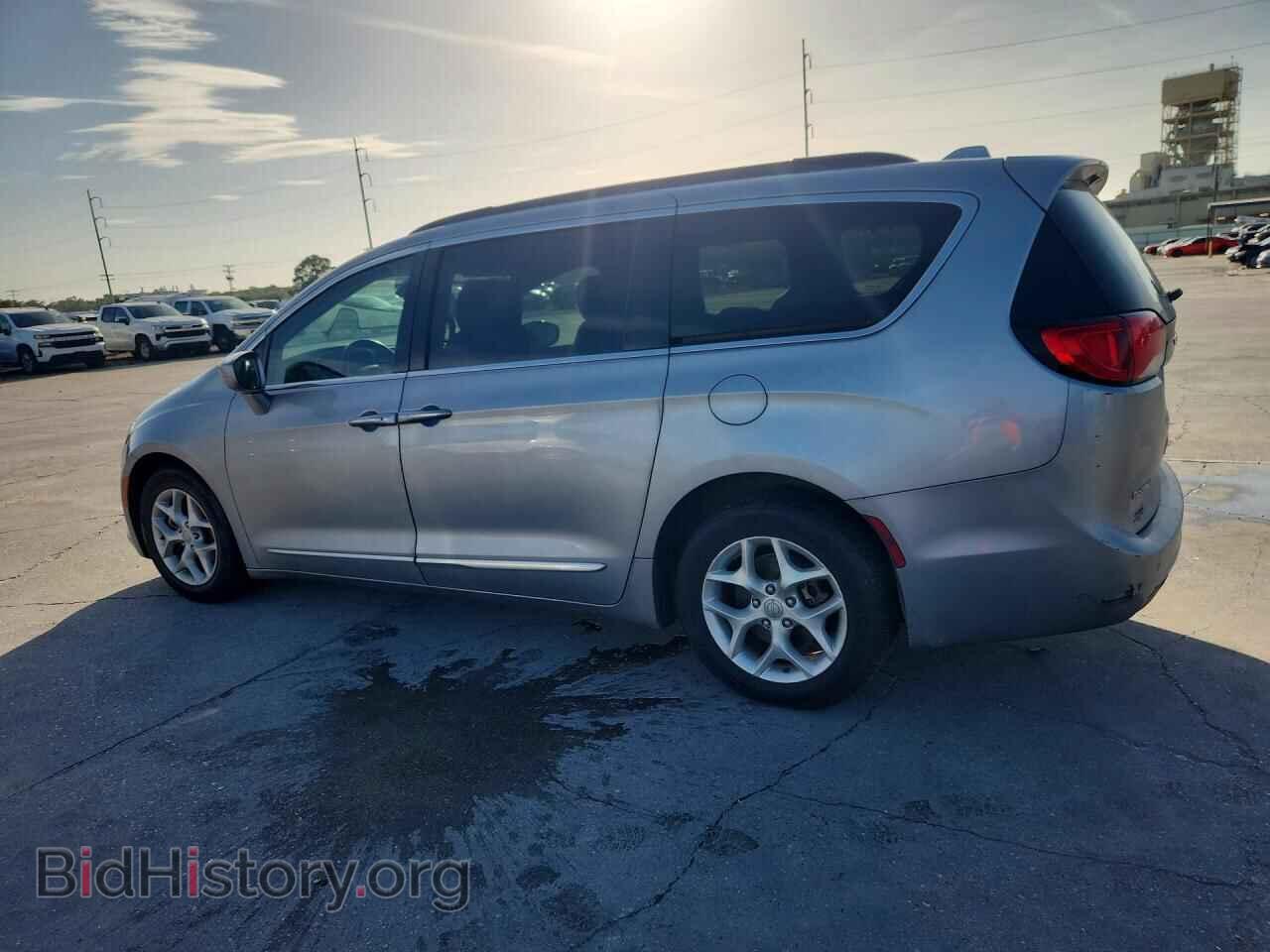 2017 CHRYSLER PACIFICA - VIN: 2C4RC1BG3HR831332 - Photo 2