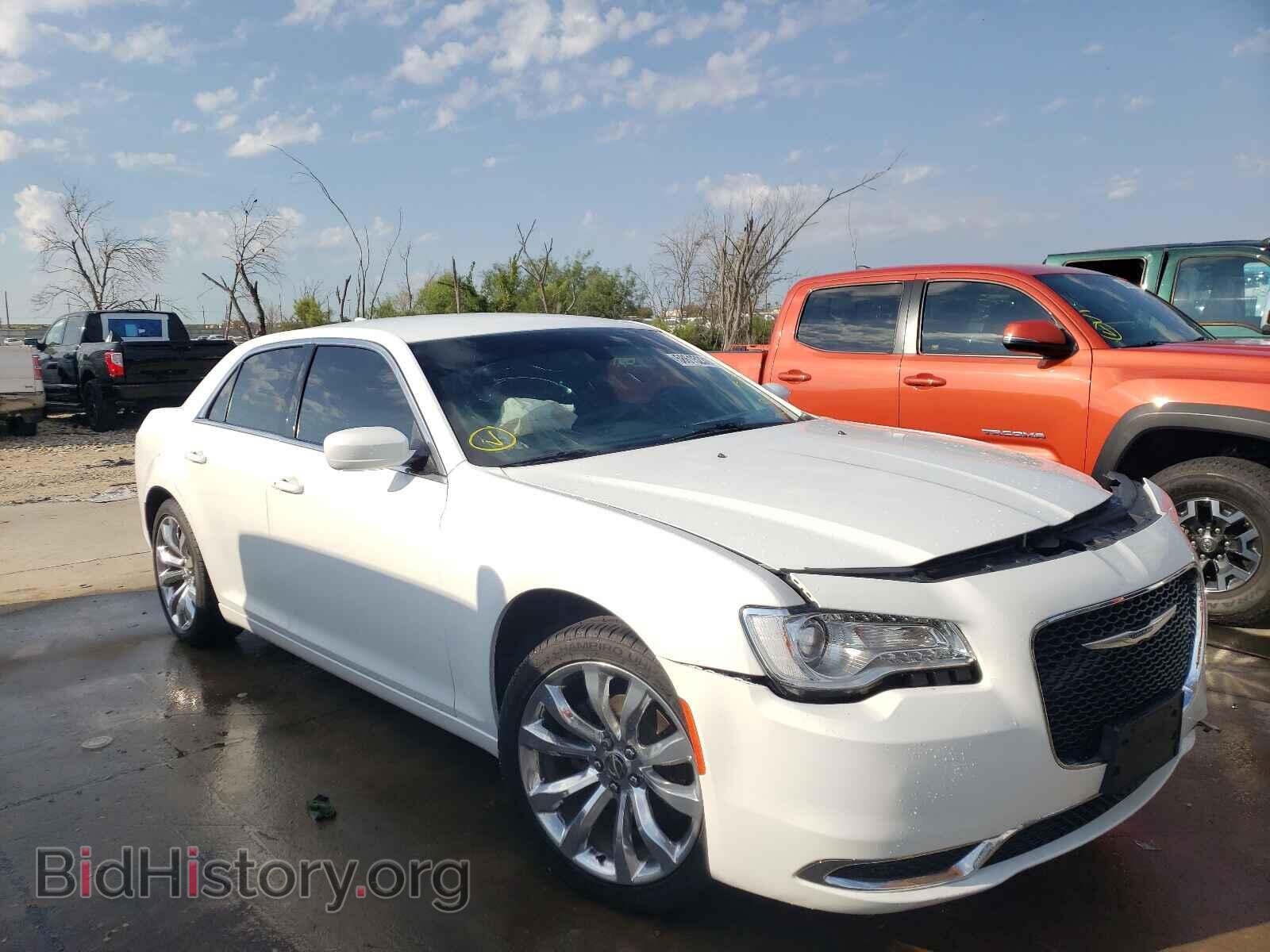 Фотография 2C3CCAAG9GH313743 - CHRYSLER 300 2016