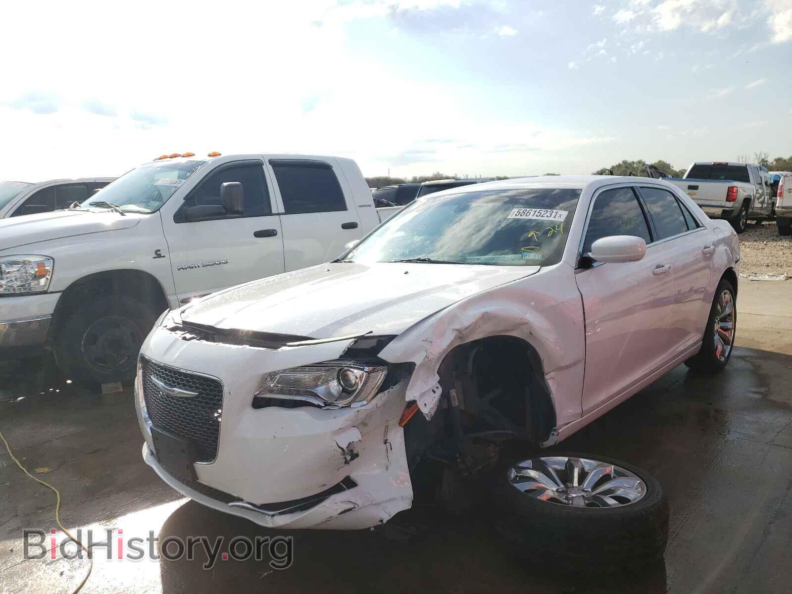 2016 CHRYSLER 300 - VIN: 2C3CCAAG9GH313743 - Фото 2