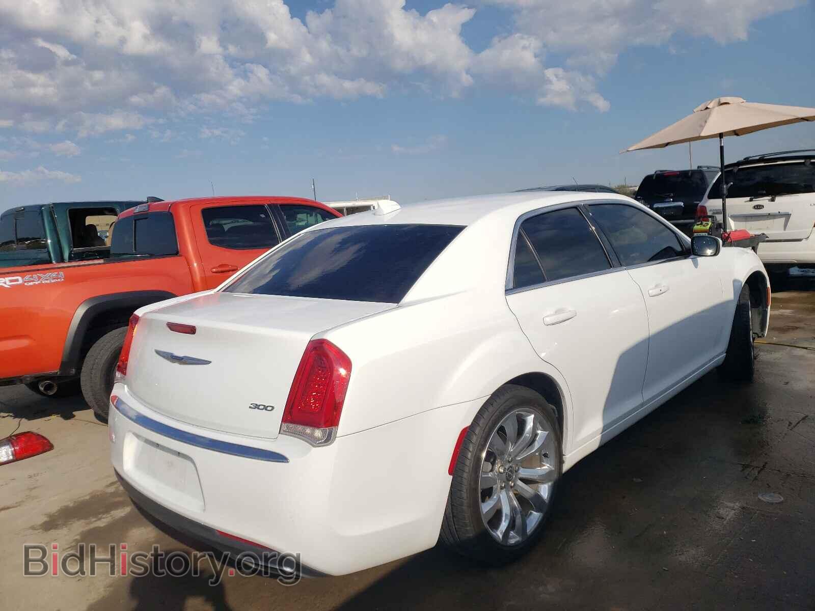 2016 CHRYSLER 300 - VIN: 2C3CCAAG9GH313743 - Фото 4