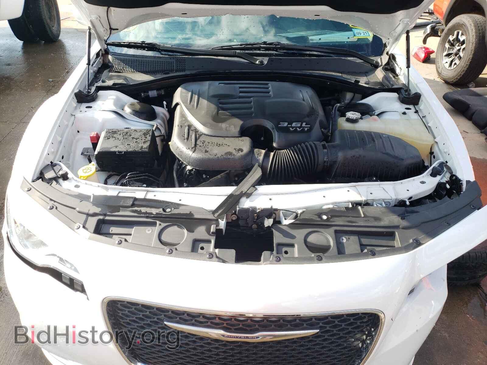 2016 CHRYSLER 300 - VIN: 2C3CCAAG9GH313743 - Фото 7