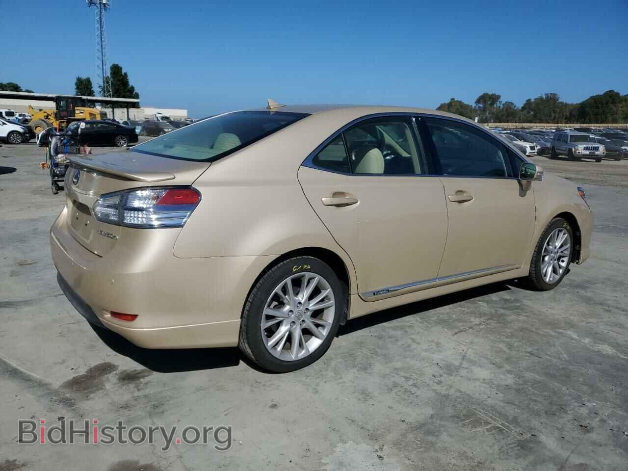 2010 LEXUS HS - VIN: JTHBB1BA0A2010692 - Photo 3