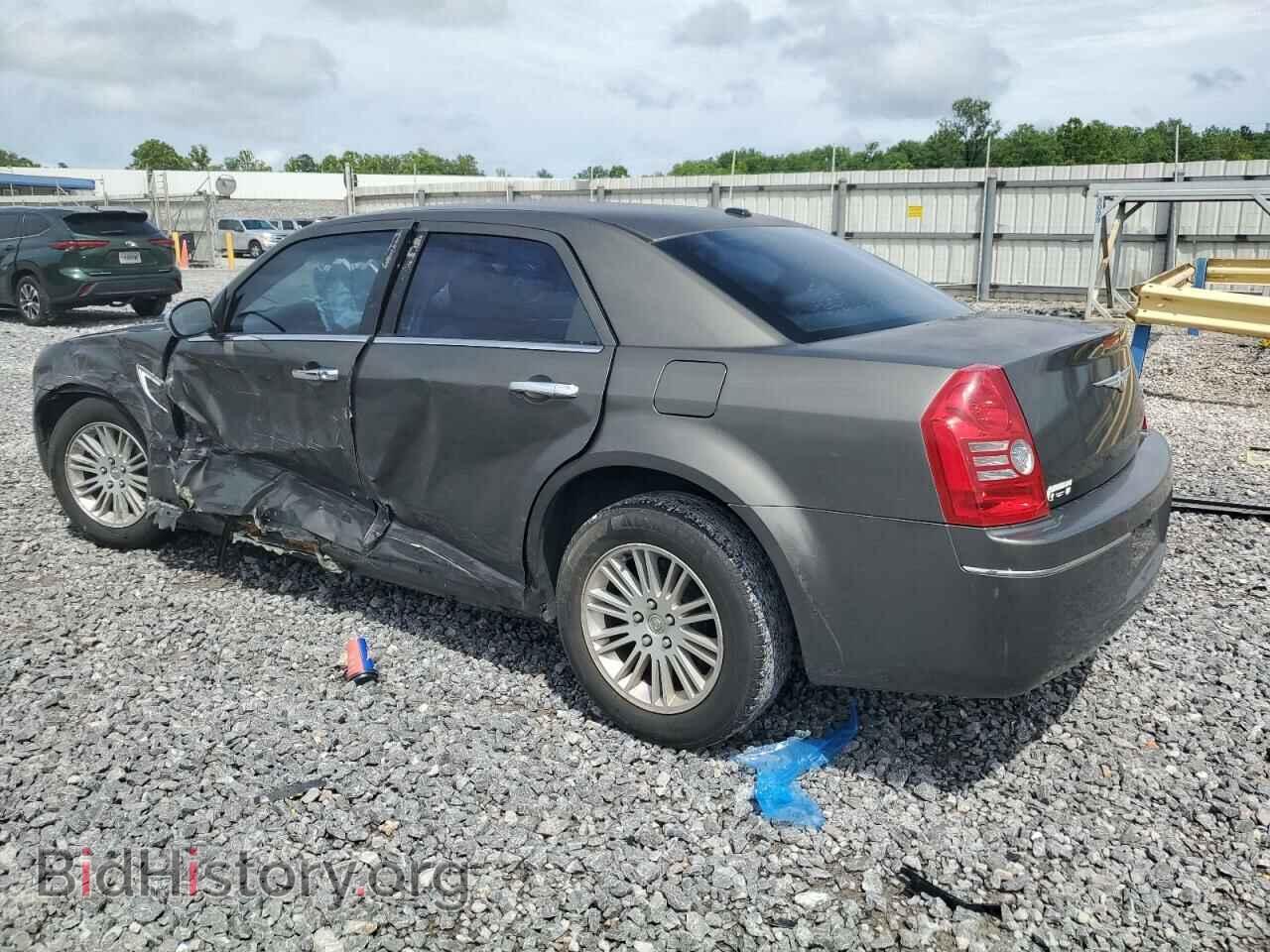 2010 CHRYSLER 300 - VIN: 2C3CA1CV0AH279748 - Фото 2