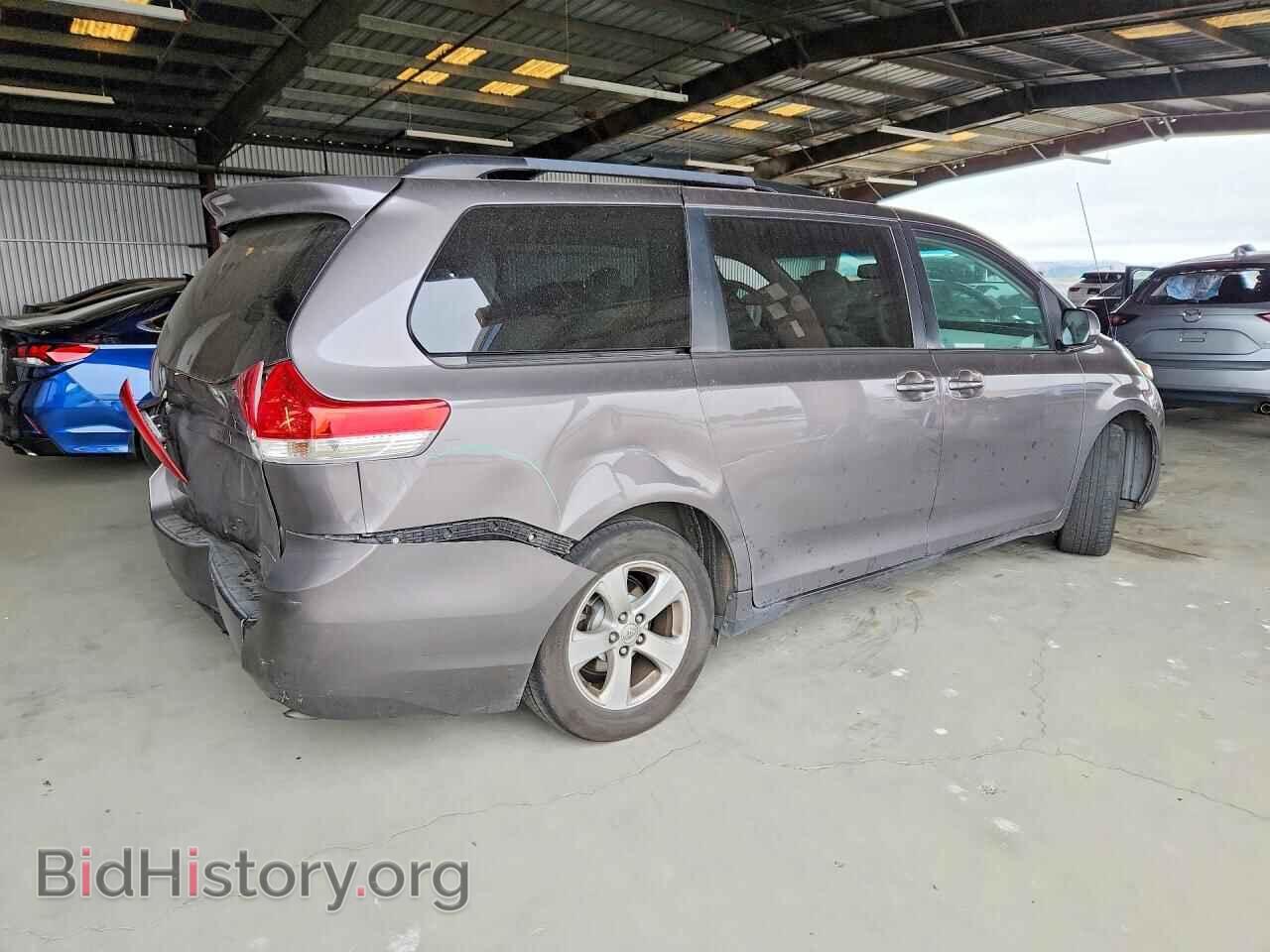 2011 TOYOTA SIENNA - VIN: 5TDKK3DC6BS033710 - Фото 3