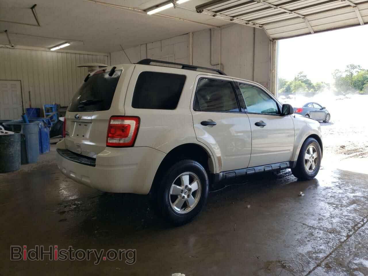 2011 FORD ESCAPE - VIN: 1FMCU9D70BKB38461 - Фото 3