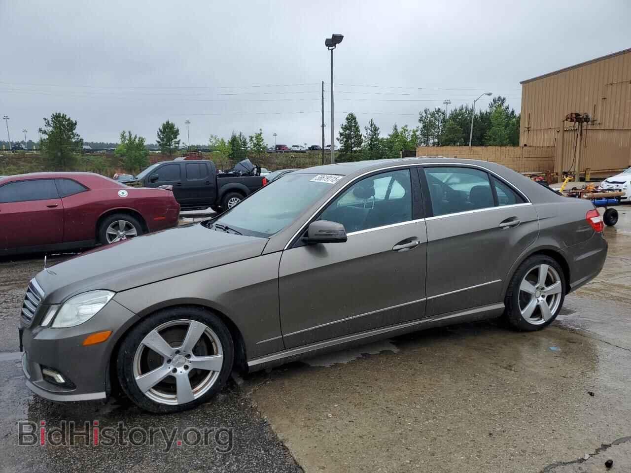 Photo WDDHF8HBXBA472926 - MERCEDES-BENZ E-CLASS 2011