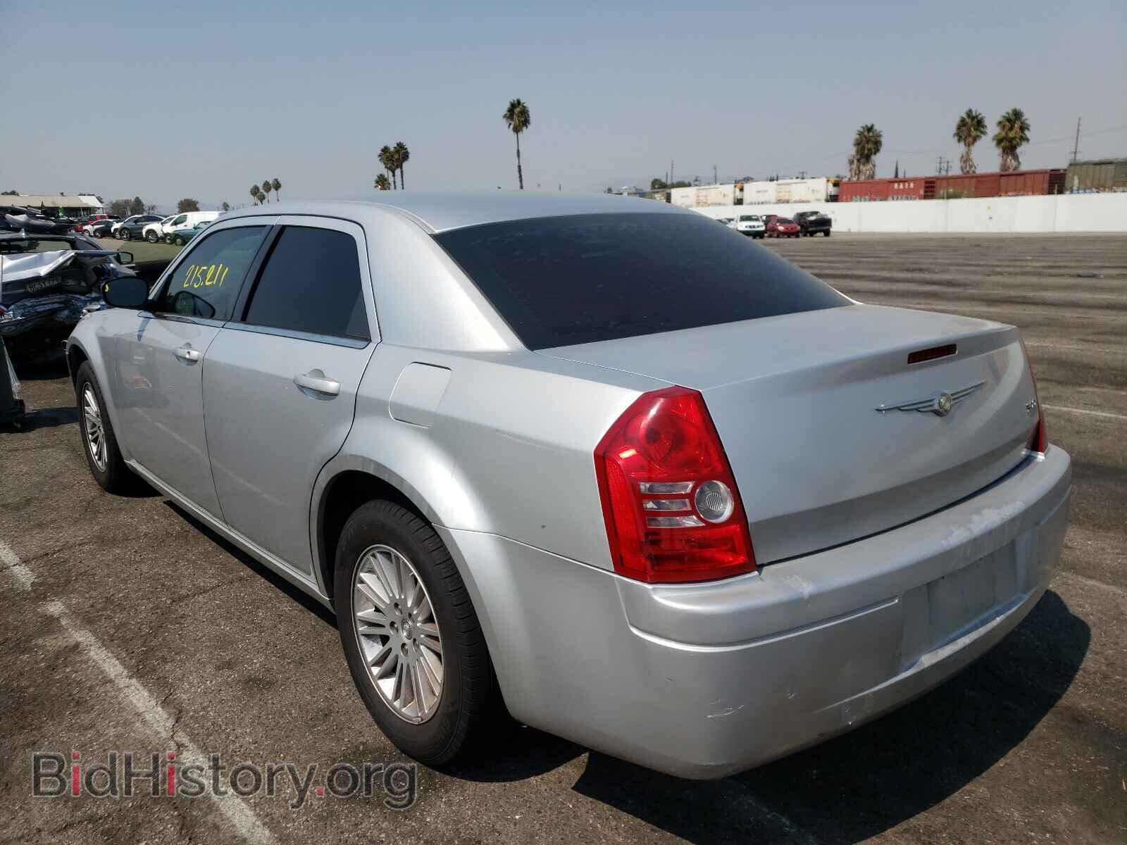 2009 CHRYSLER 300 - VIN: 2C3KA43D79H516963 - Фото 3