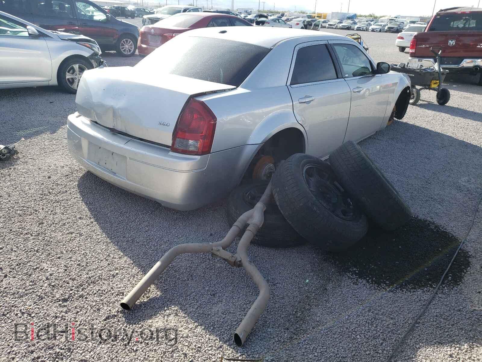 2006 CHRYSLER 300 - VIN: 2C3KA43RX6H286035 - Фото 4