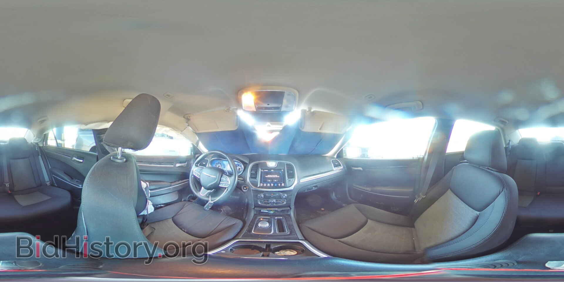 2019 CHRYSLER 300 - VIN: 2C3CCAAG4KH727084 - Фото 15