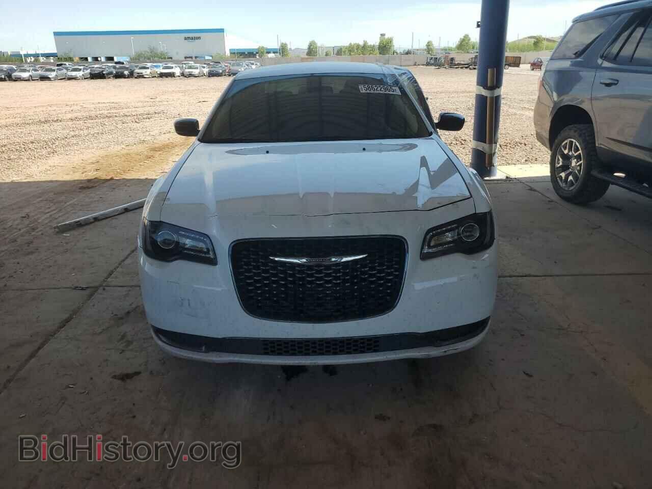 2019 CHRYSLER 300 - VIN: 2C3CCAAG4KH727084 - Фото 5
