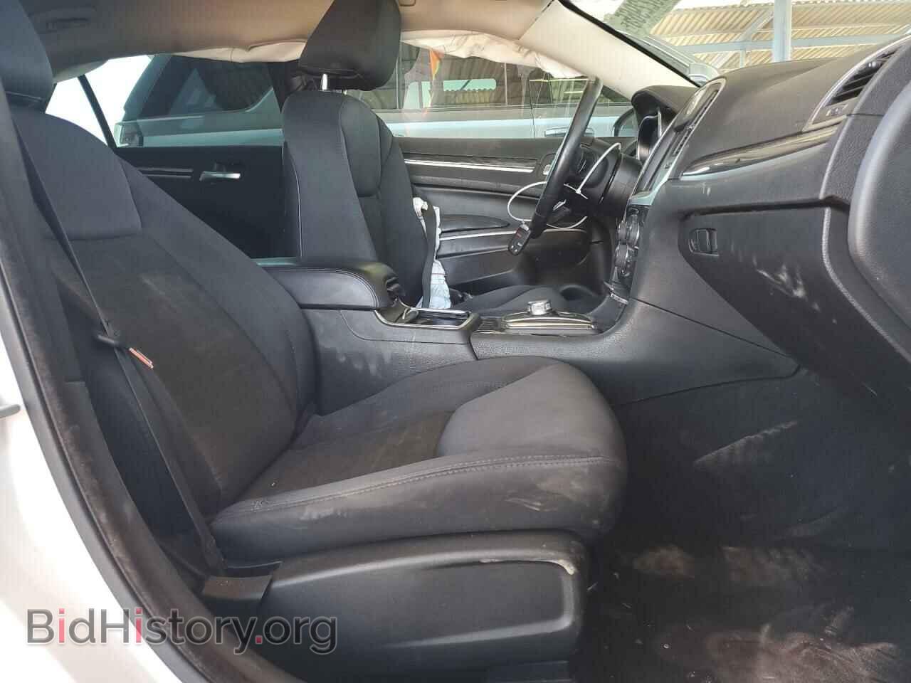 2019 CHRYSLER 300 - VIN: 2C3CCAAG4KH727084 - Фото 7