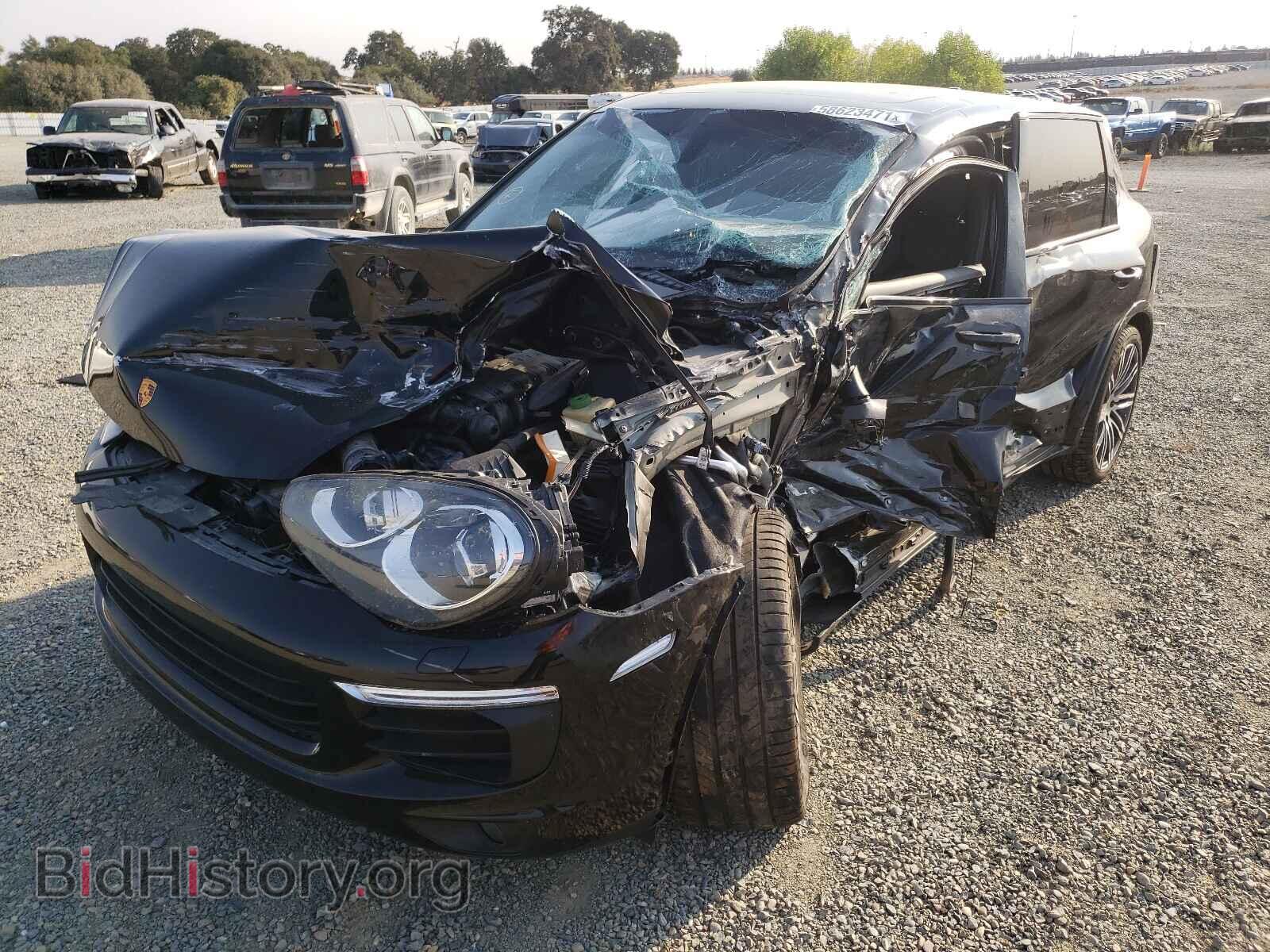 2017 PORSCHE CAYENNE - VIN: WP1AA2A21HKA86740 - Фото 2