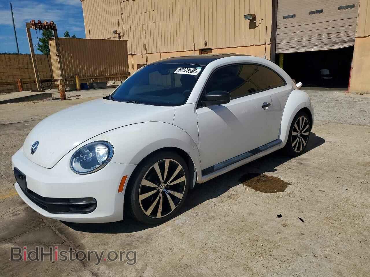 Photo 3VWFP7AT4CM615754 - VOLKSWAGEN BEETLE 2012