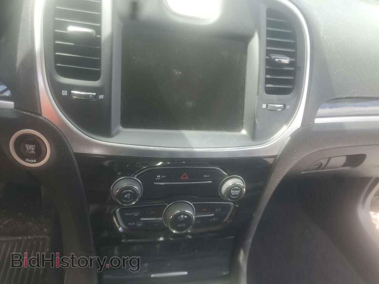 2016 CHRYSLER 300 - VIN: 2C3CCAAG6GH167639 - Фото 9