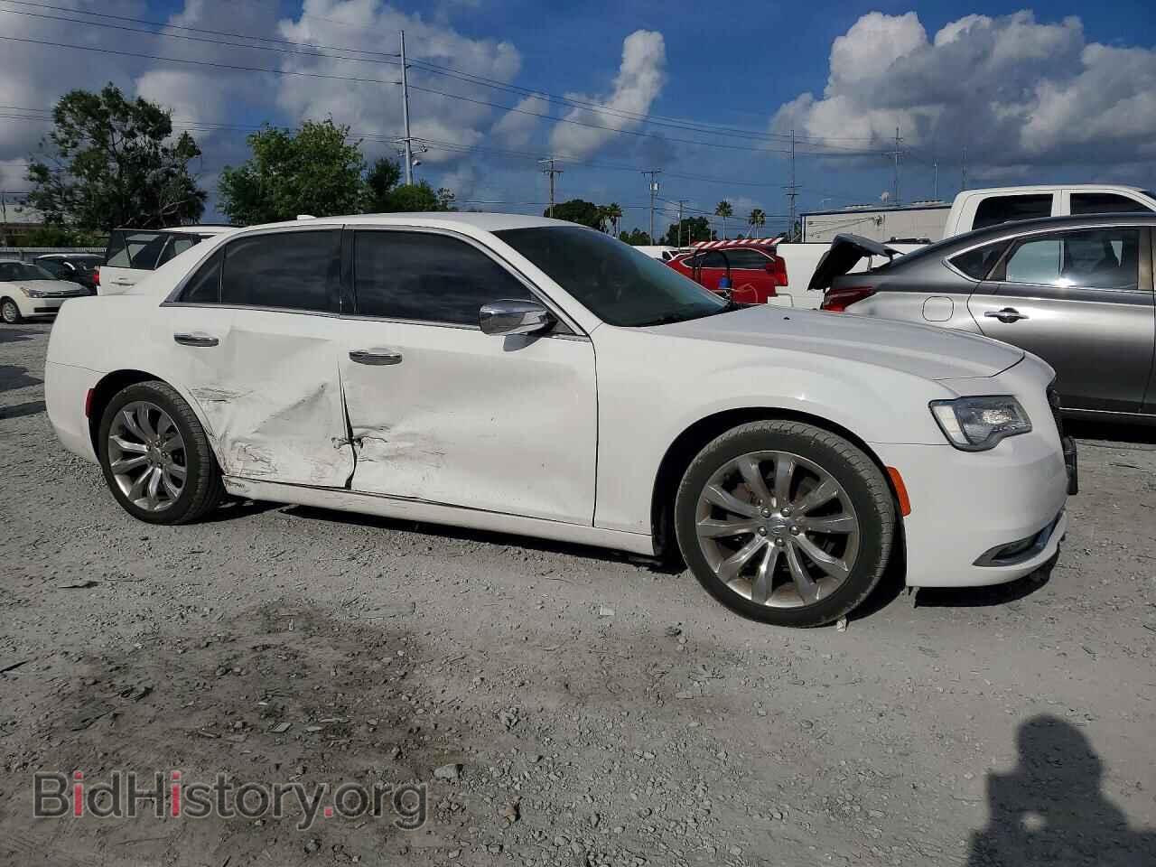 2019 CHRYSLER 300 - VIN: 2C3CCAEG9KH698076 - Фото 4