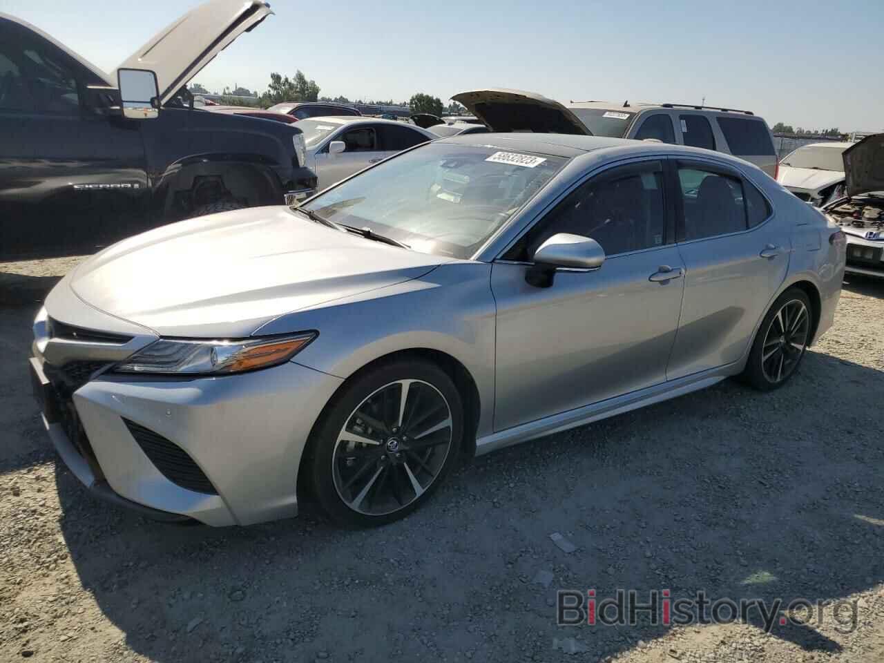 Photo 4T1B61HK4JU121476 - TOYOTA CAMRY 2018