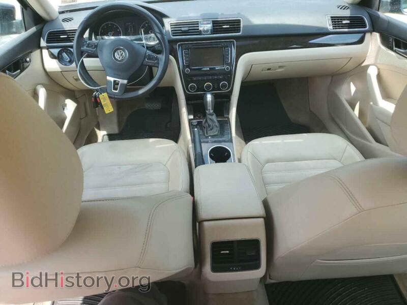2015 Volkswagen PASSAT (VIN 1VWCS7A31FC121309) — photo 8 of 12