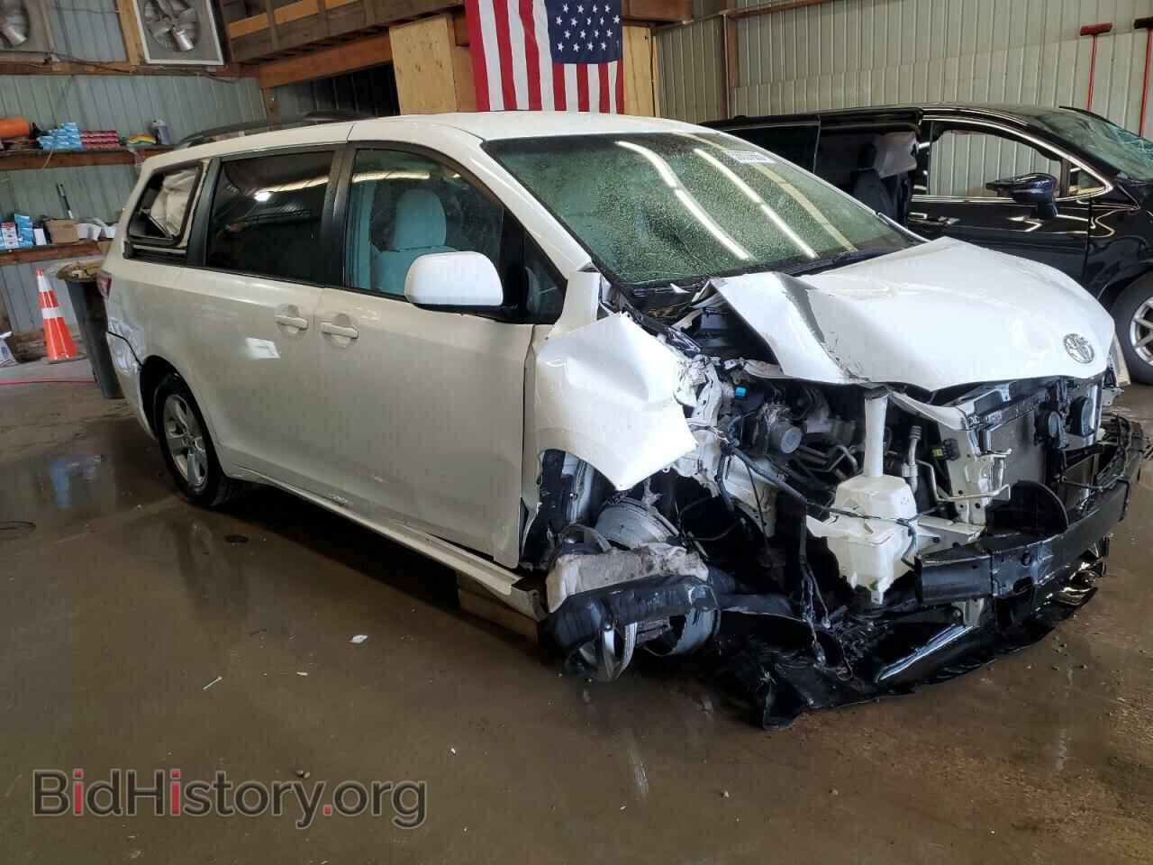2017 TOYOTA All Models - VIN: 5TDKZ3DC7HS799627 - Фото 4