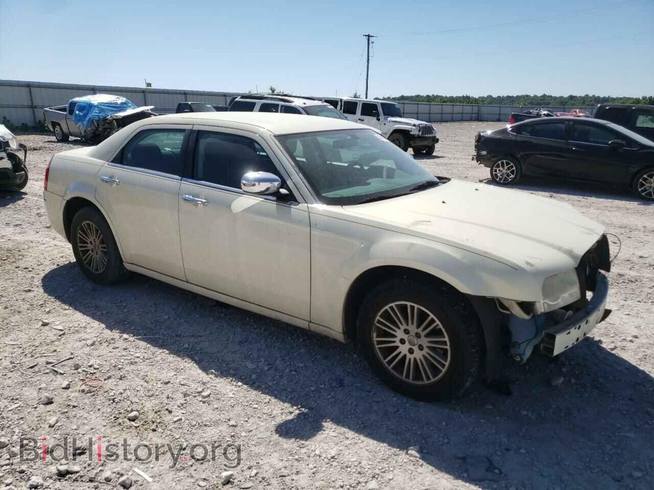 2010 CHRYSLER 300 - VIN: 2C3CA1CV1AH320307 - Фото 4