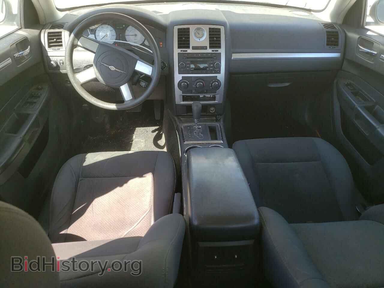 2010 CHRYSLER 300 - VIN: 2C3CA1CV1AH320307 - Фото 8
