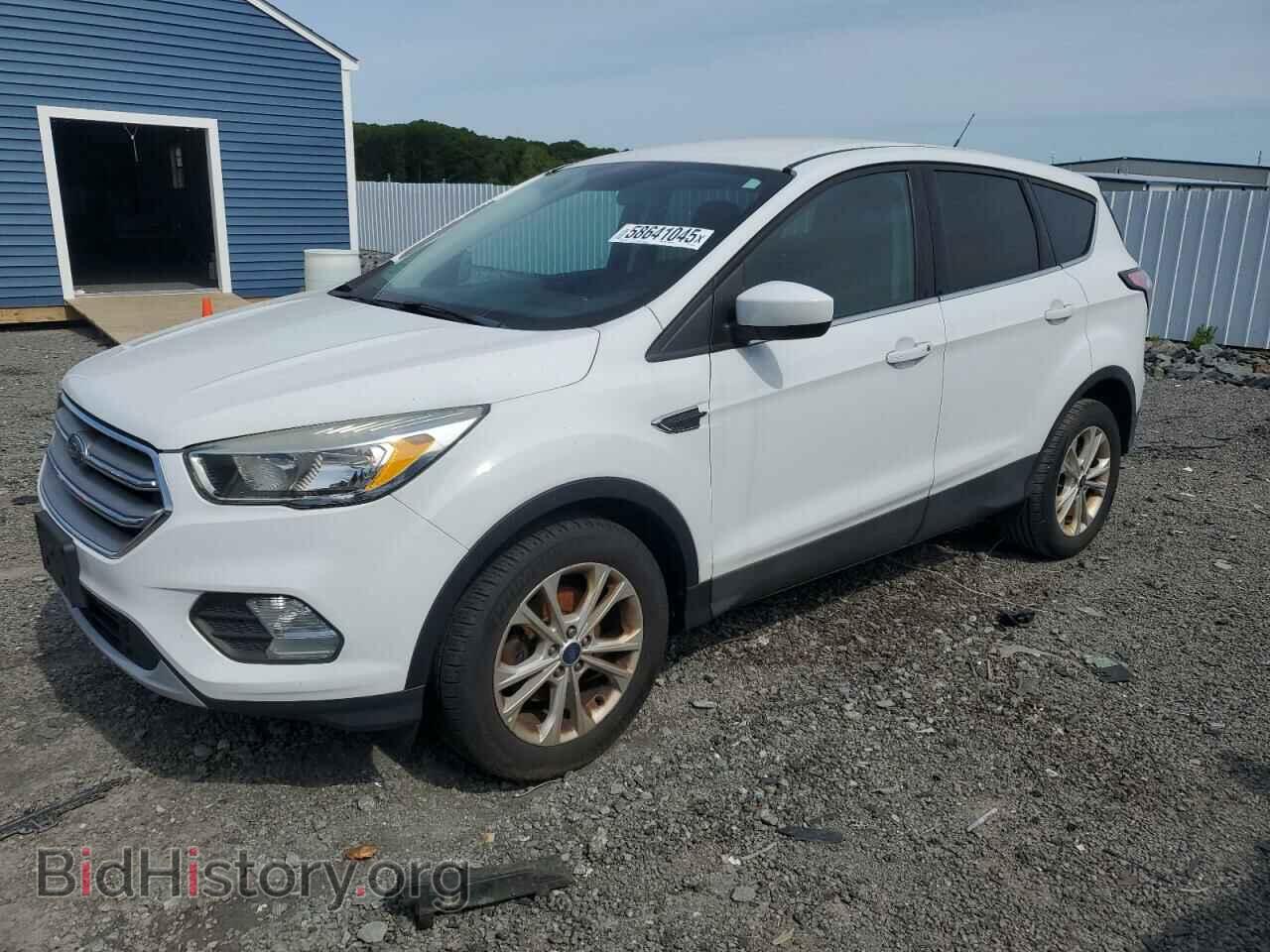 Фотография 1FMCU0GD3HUD32556 - FORD ESCAPE 2017