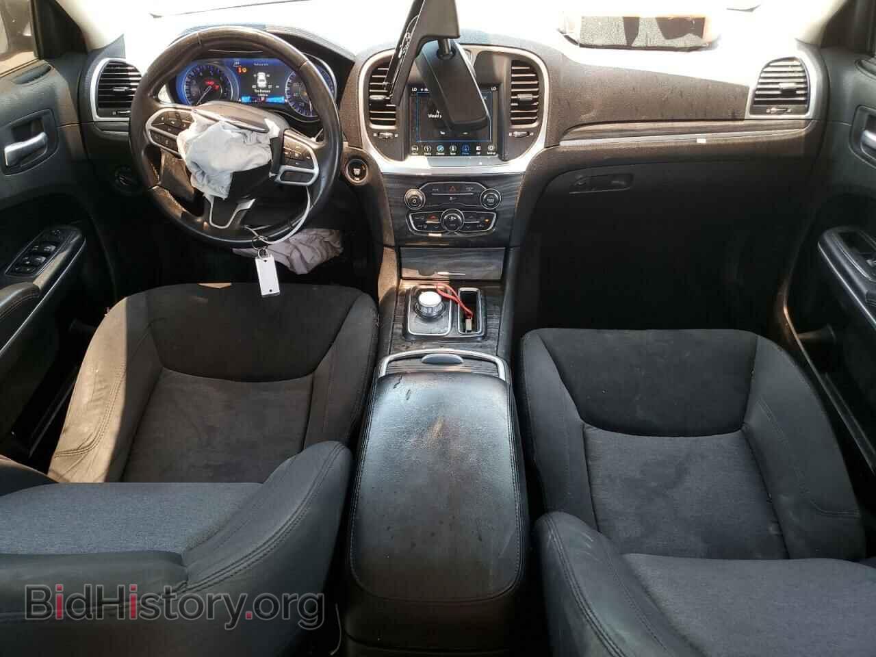 2018 CHRYSLER 300 - VIN: 2C3CCAAG8JH331867 - Фото 8