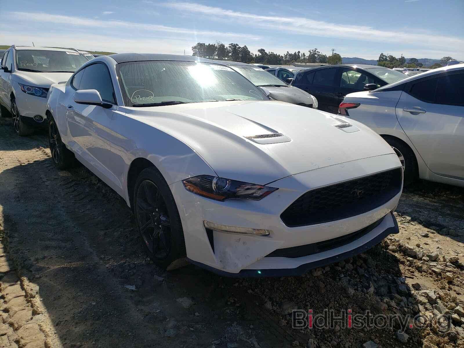 Photo 1FA6P8TH2J5129342 - FORD MUSTANG 2018