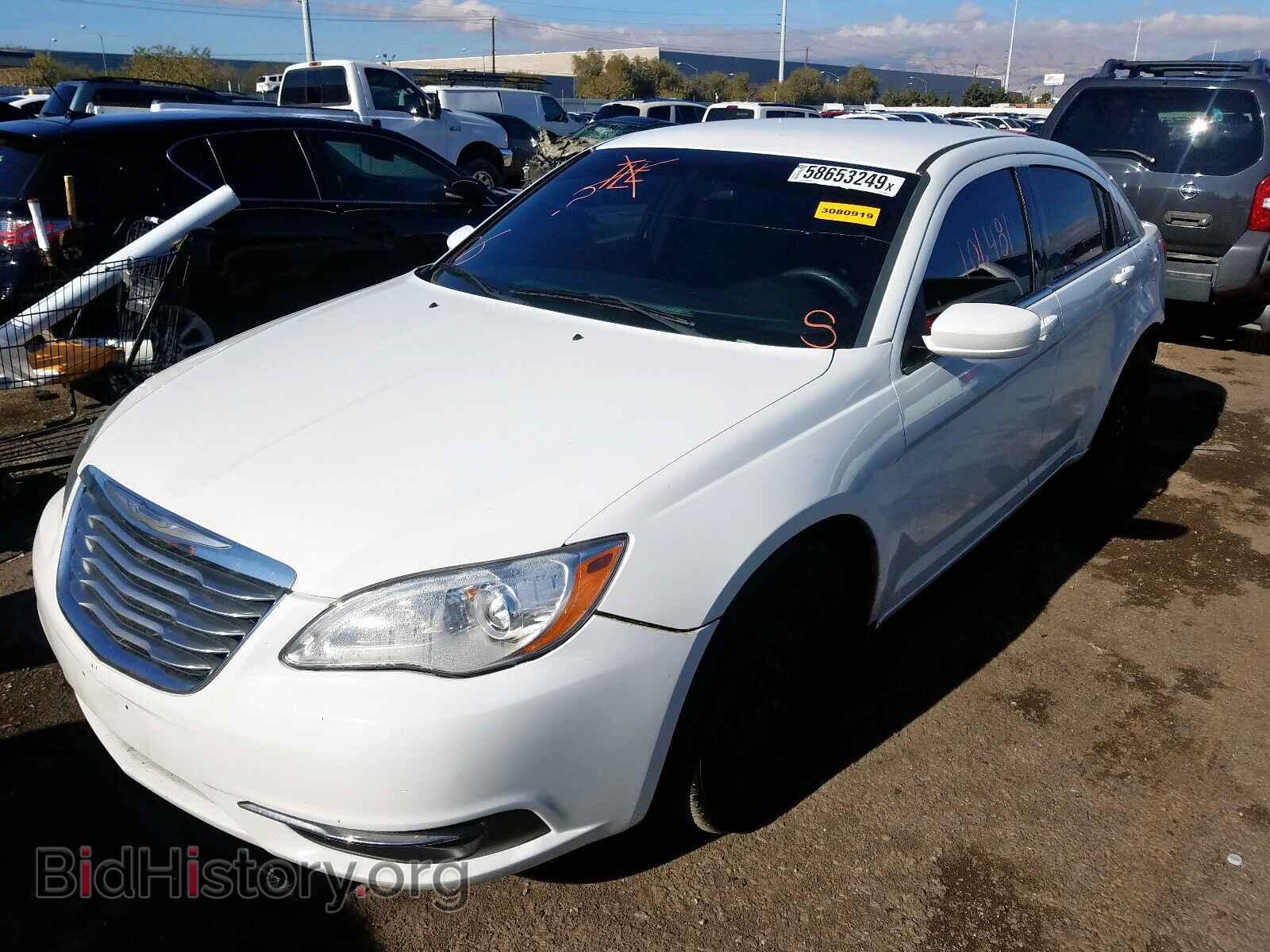 2014 CHRYSLER 200 - VIN: 1C3CCBAB1EN210704 - Фото 2