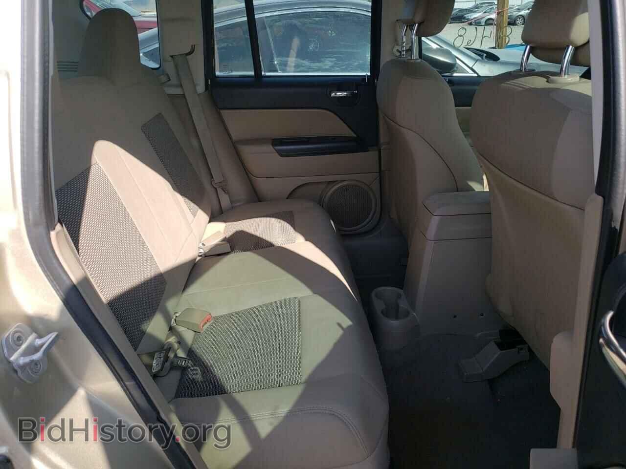 2010 JEEP COMPASS - VIN: 1J4NT4FB2AD608930 - Фото 6