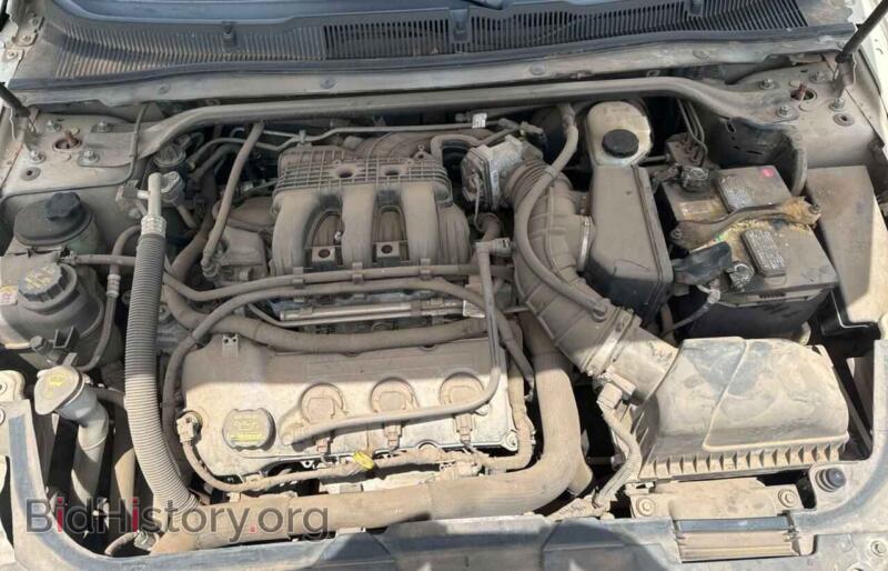 2011 Ford TAURUS (VIN 1FAHP2FW4BG136184) — photo 7 of 11