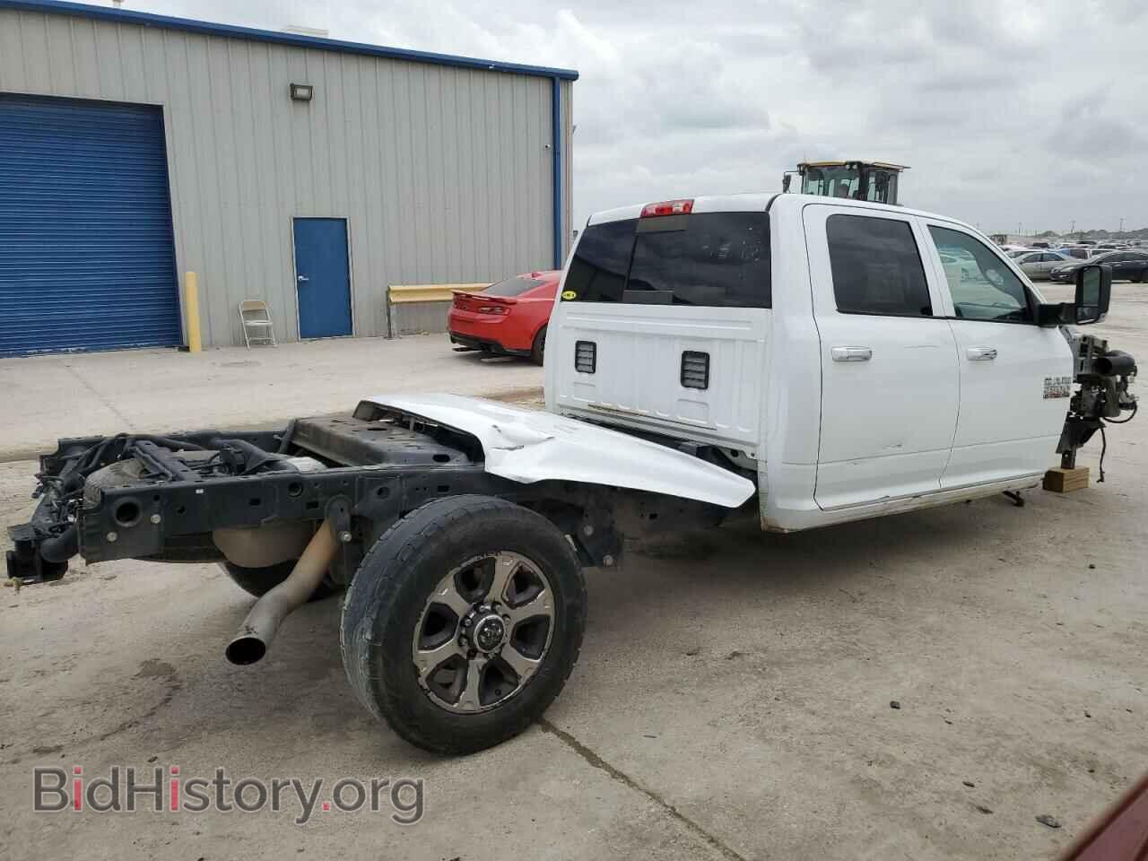 2018 RAM All Models - VIN: 3C6UR5JL7JG191658 - Photo 3